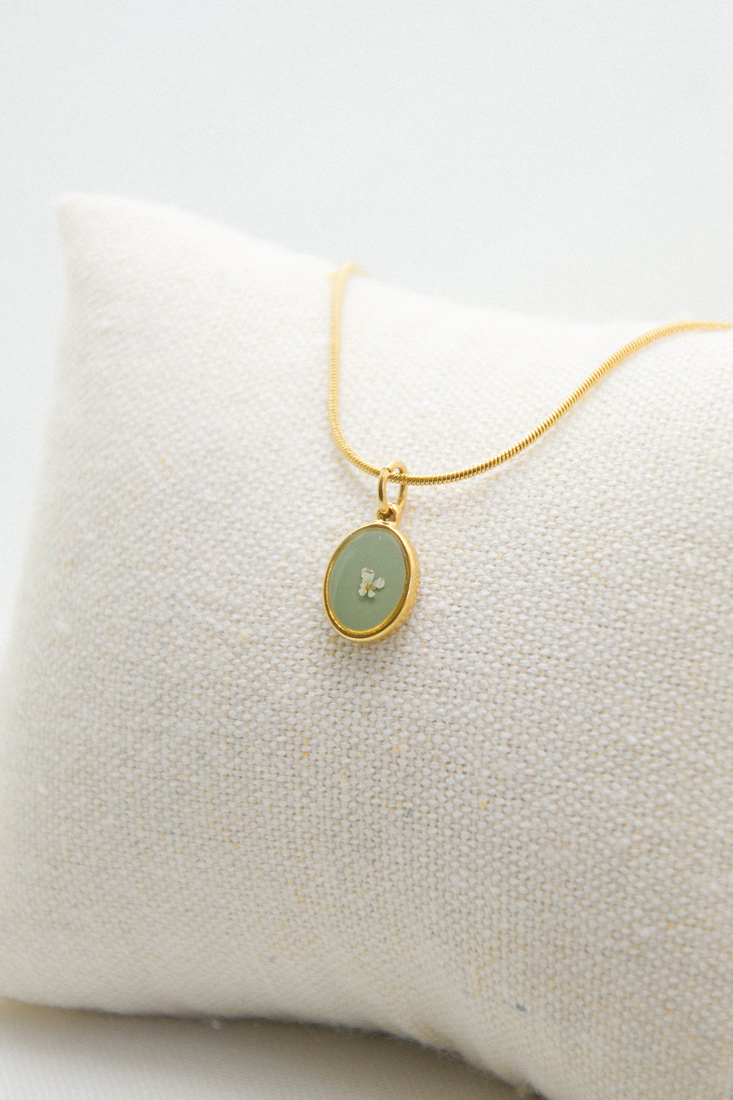 Flower necklace