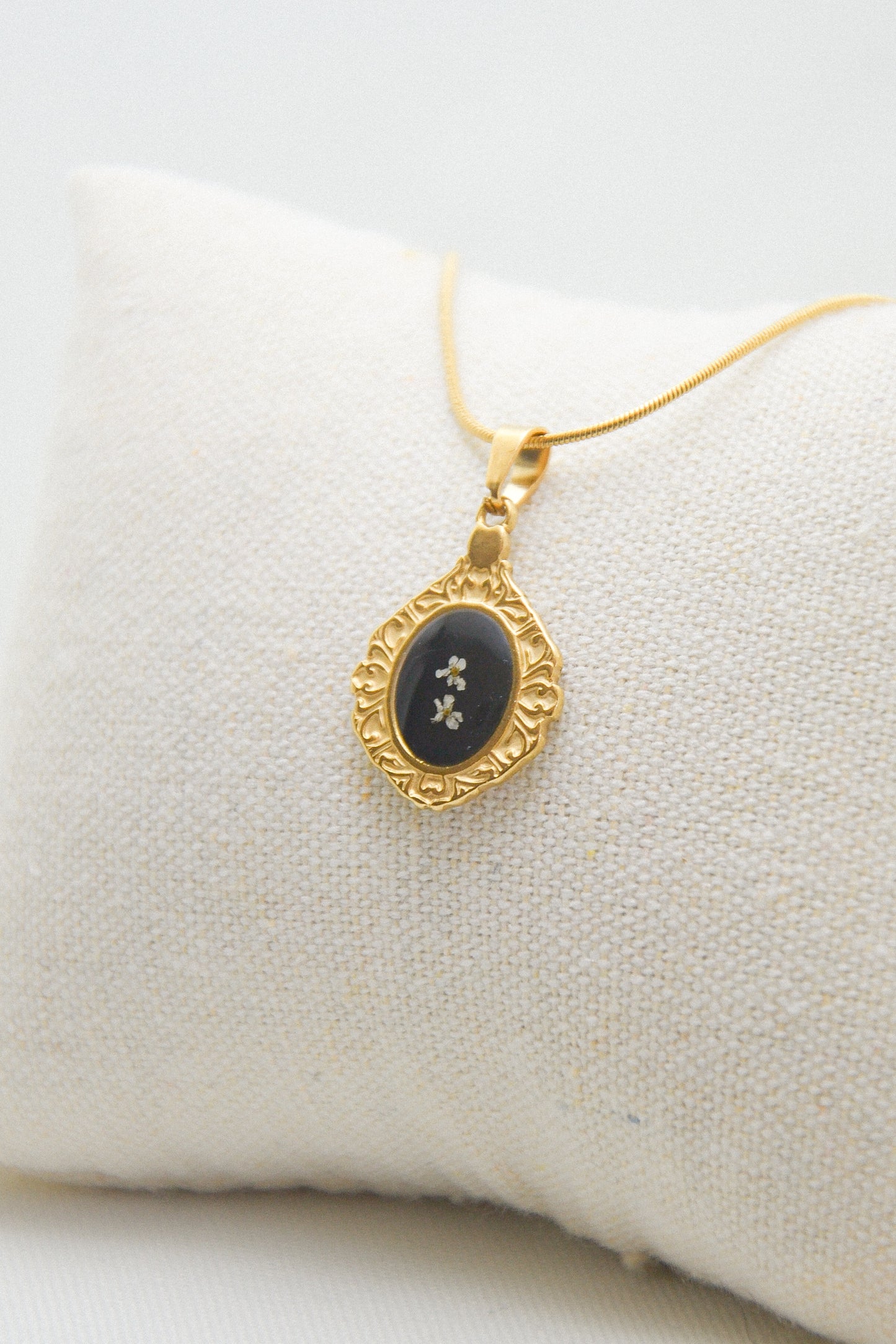 Flower necklace