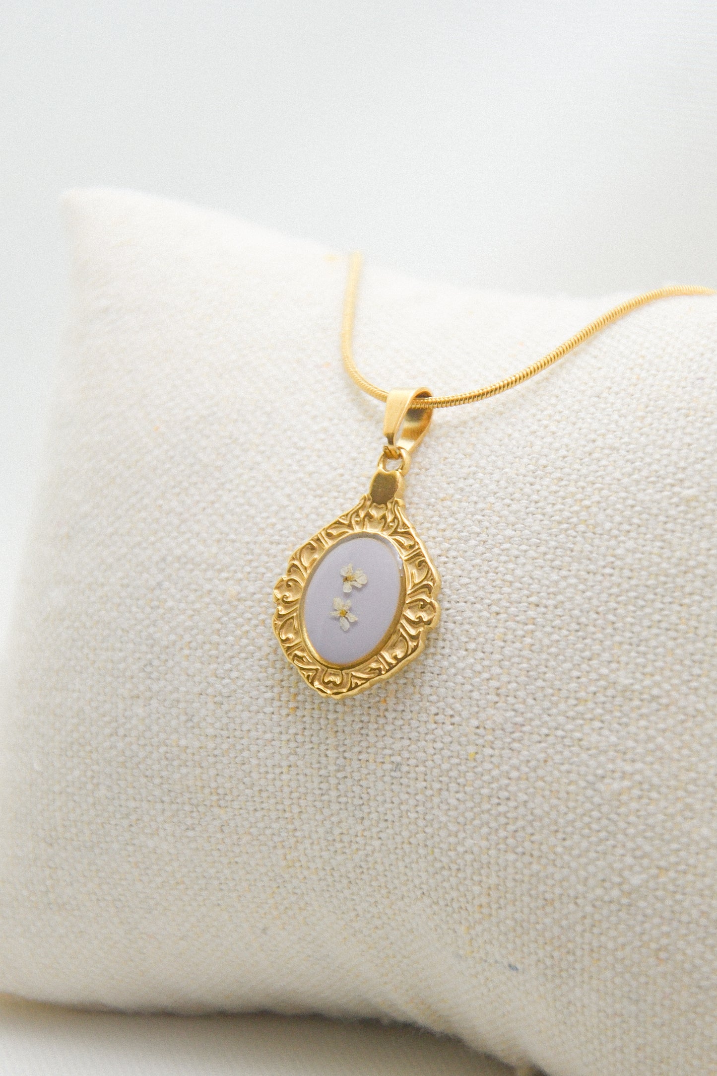 Flower necklace