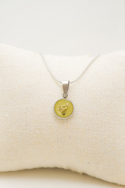 Flower necklace