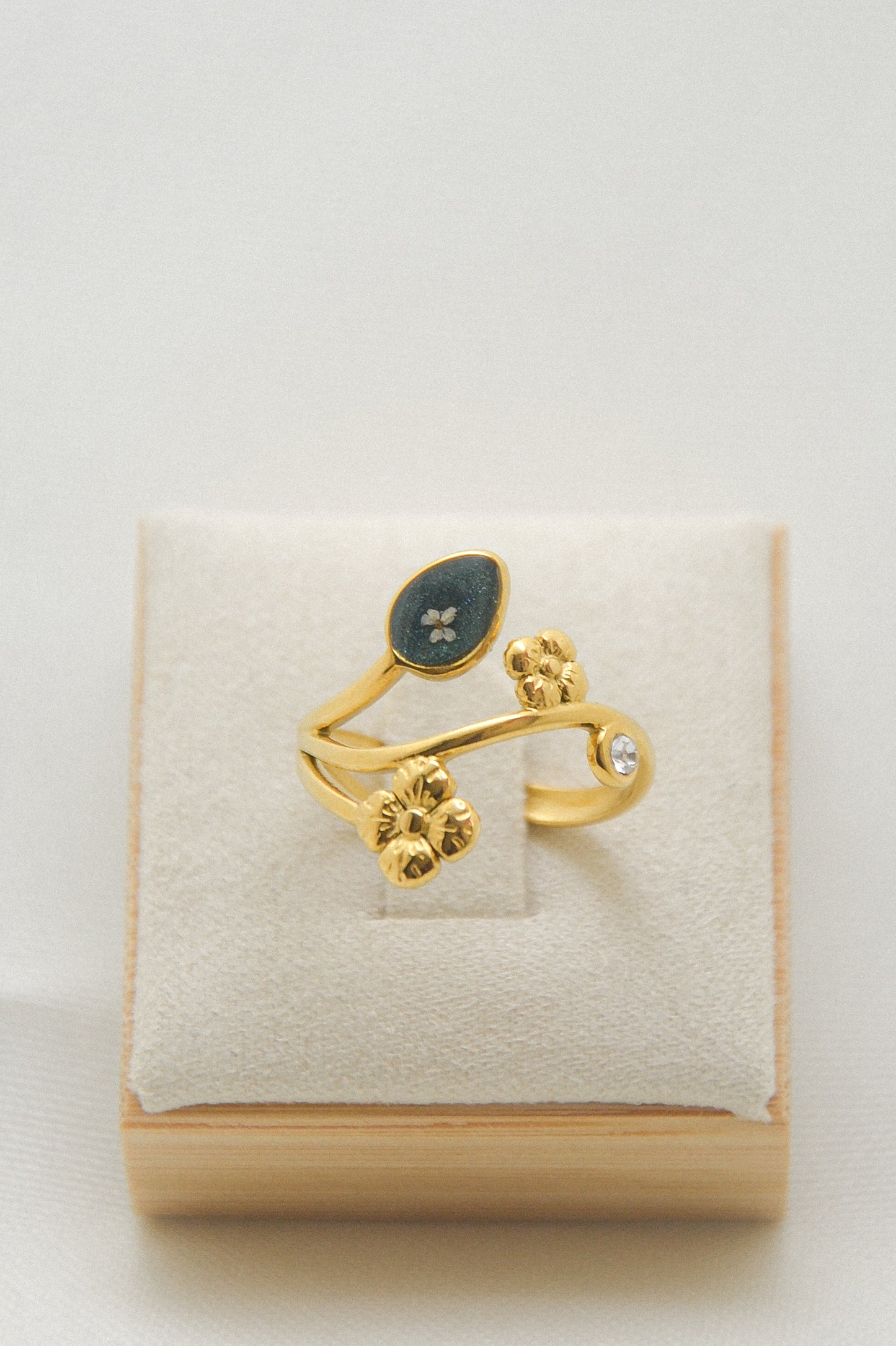 Flower ring