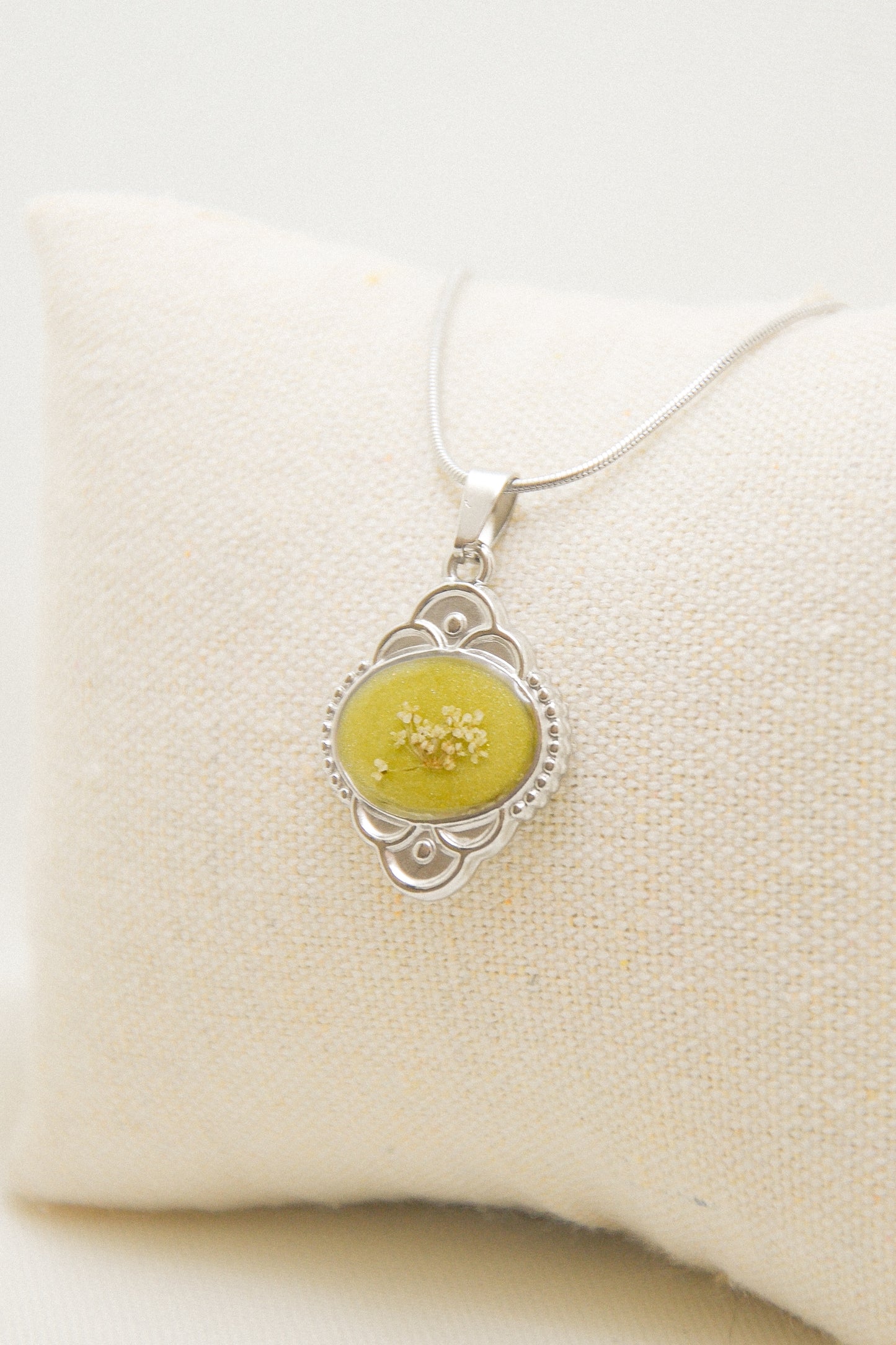 Flower necklace
