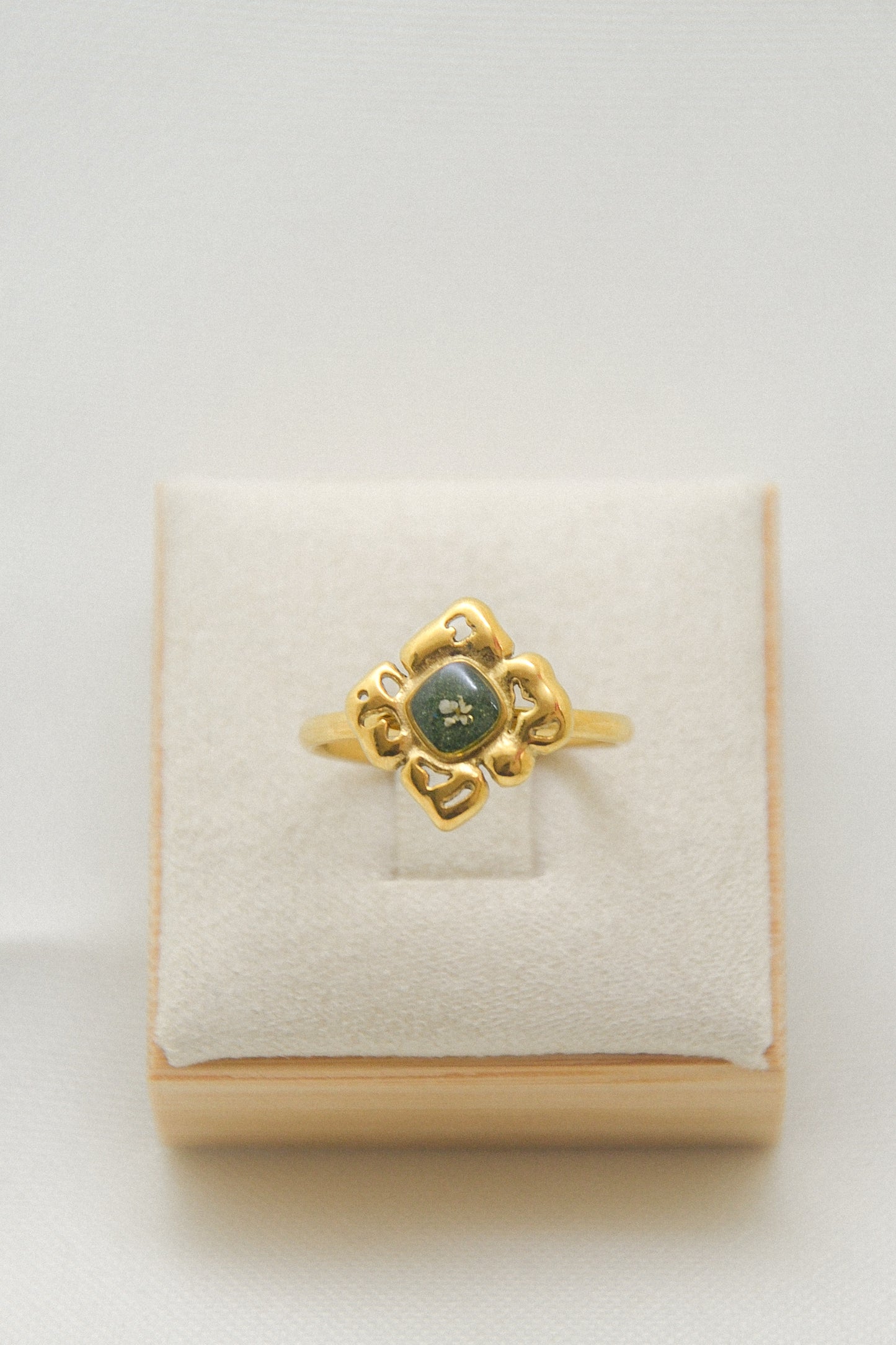 Flower ring