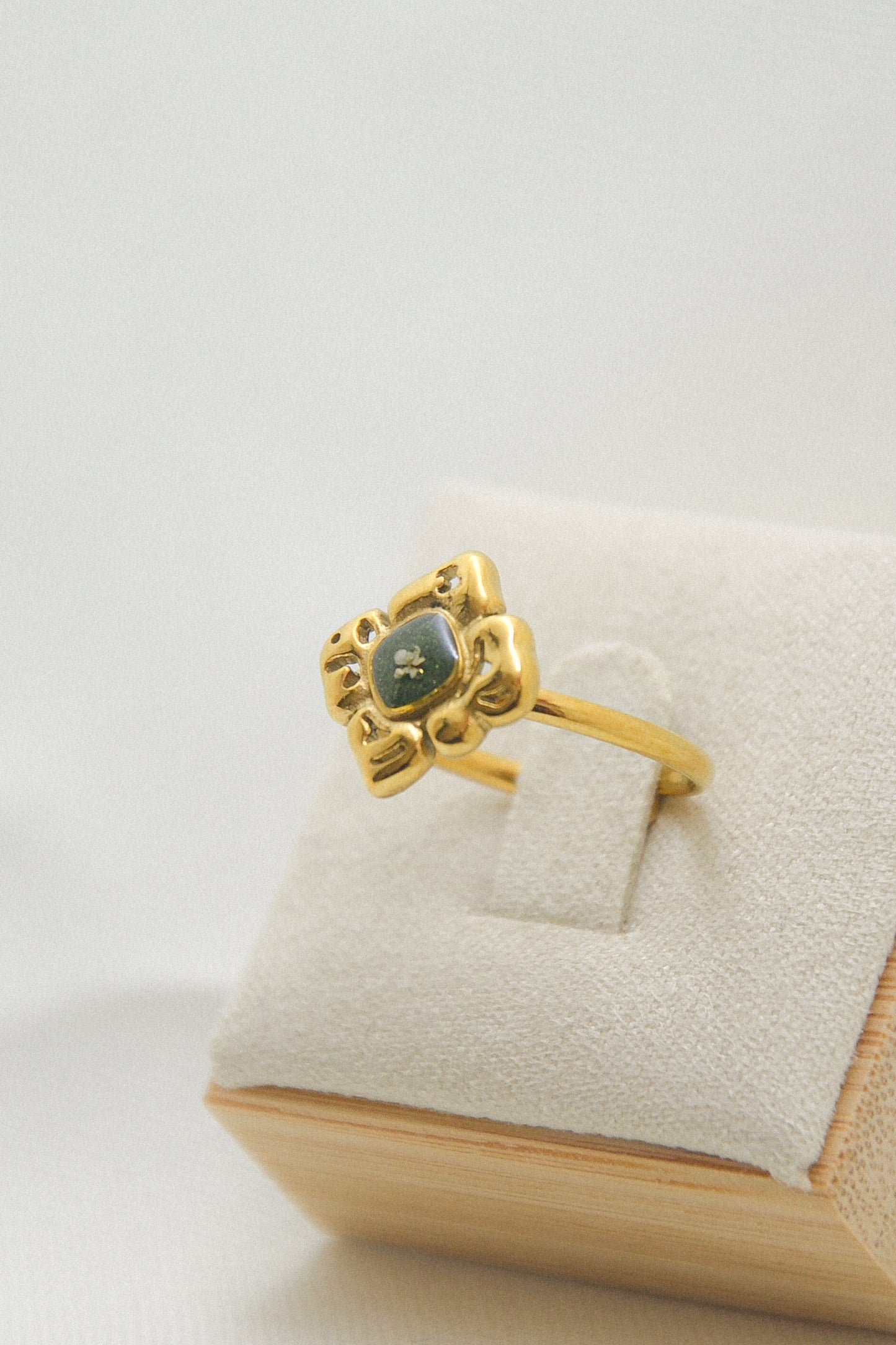 Flower ring