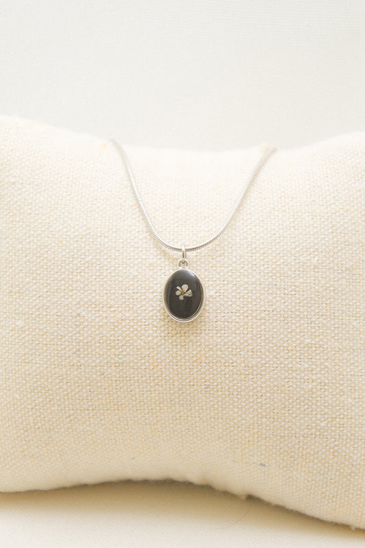 Flower necklace