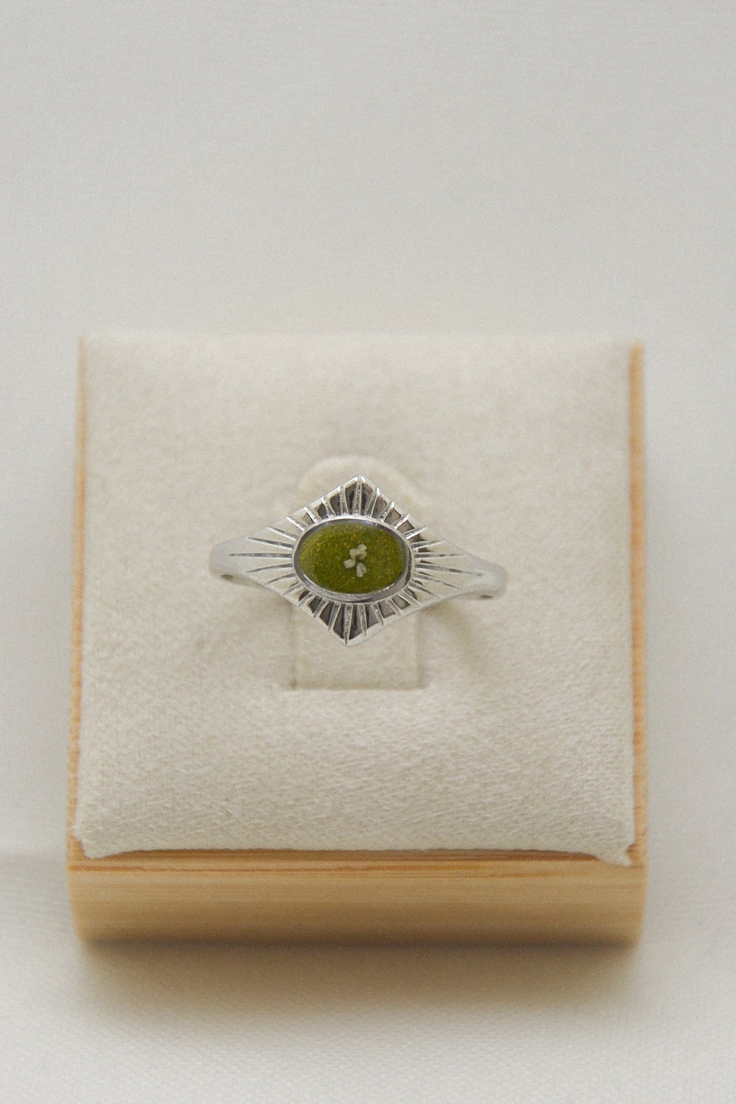 Flower ring