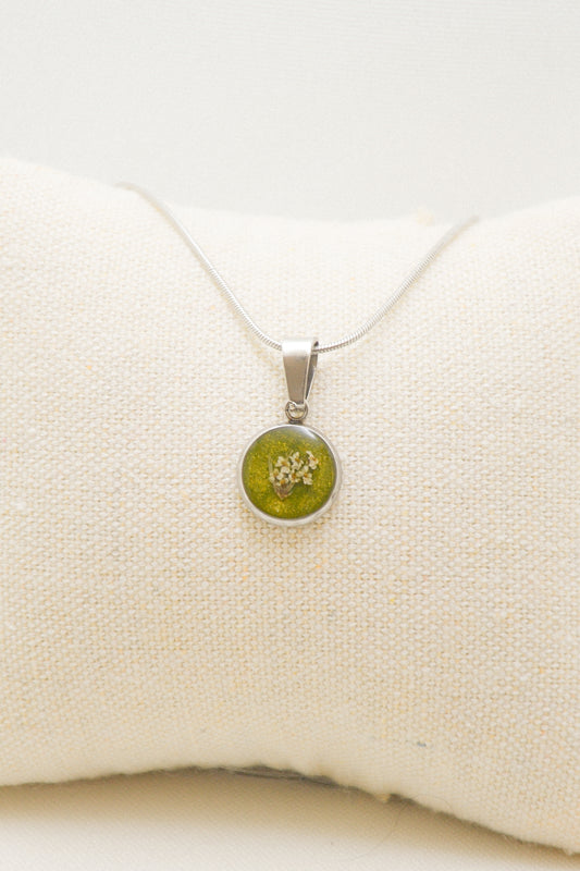 Flower necklace