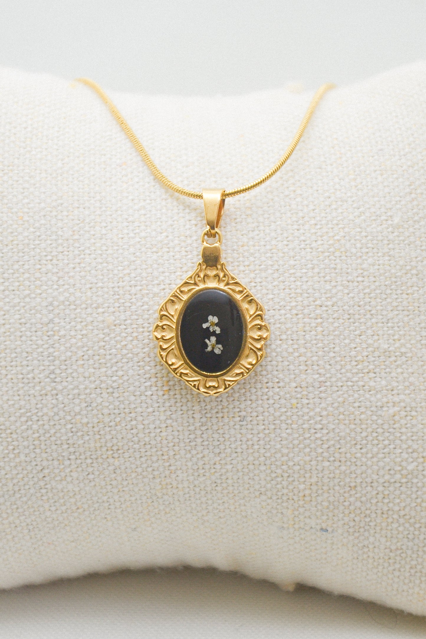 Flower necklace