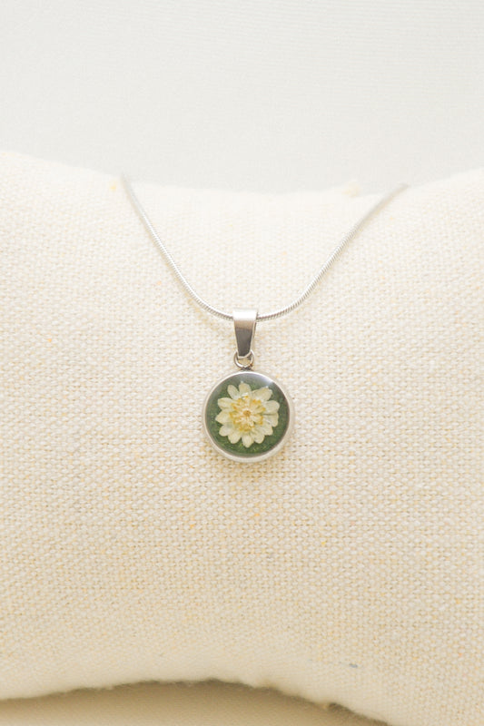 Flower necklace
