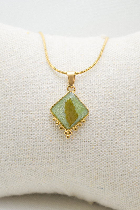 Flower necklace