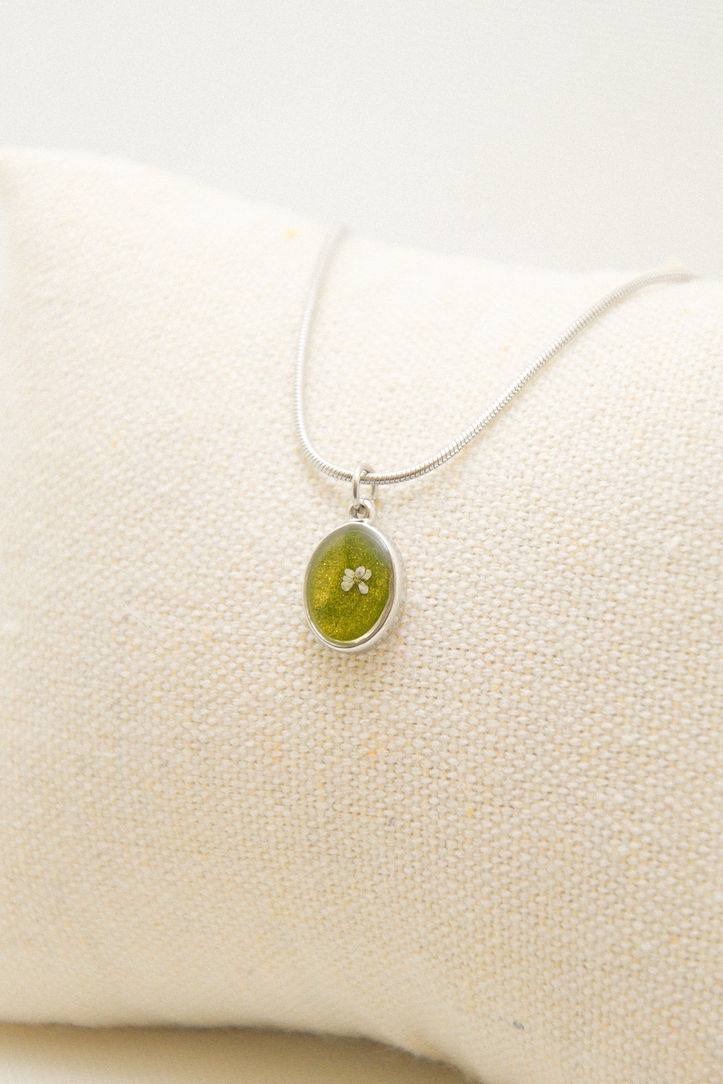 Flower necklace