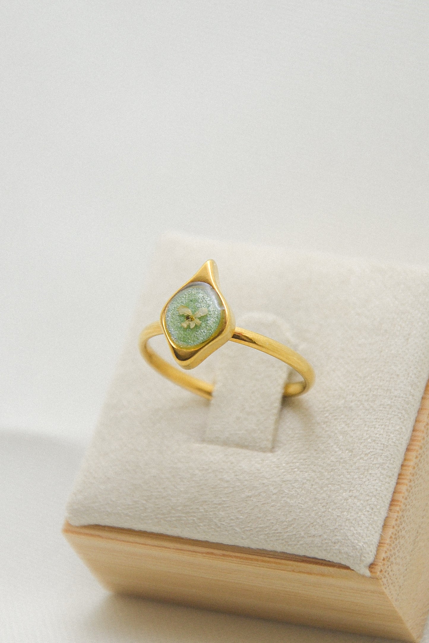 Flower ring