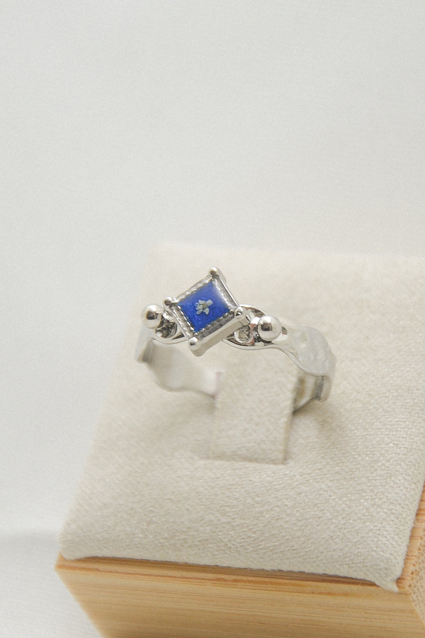 Flower ring