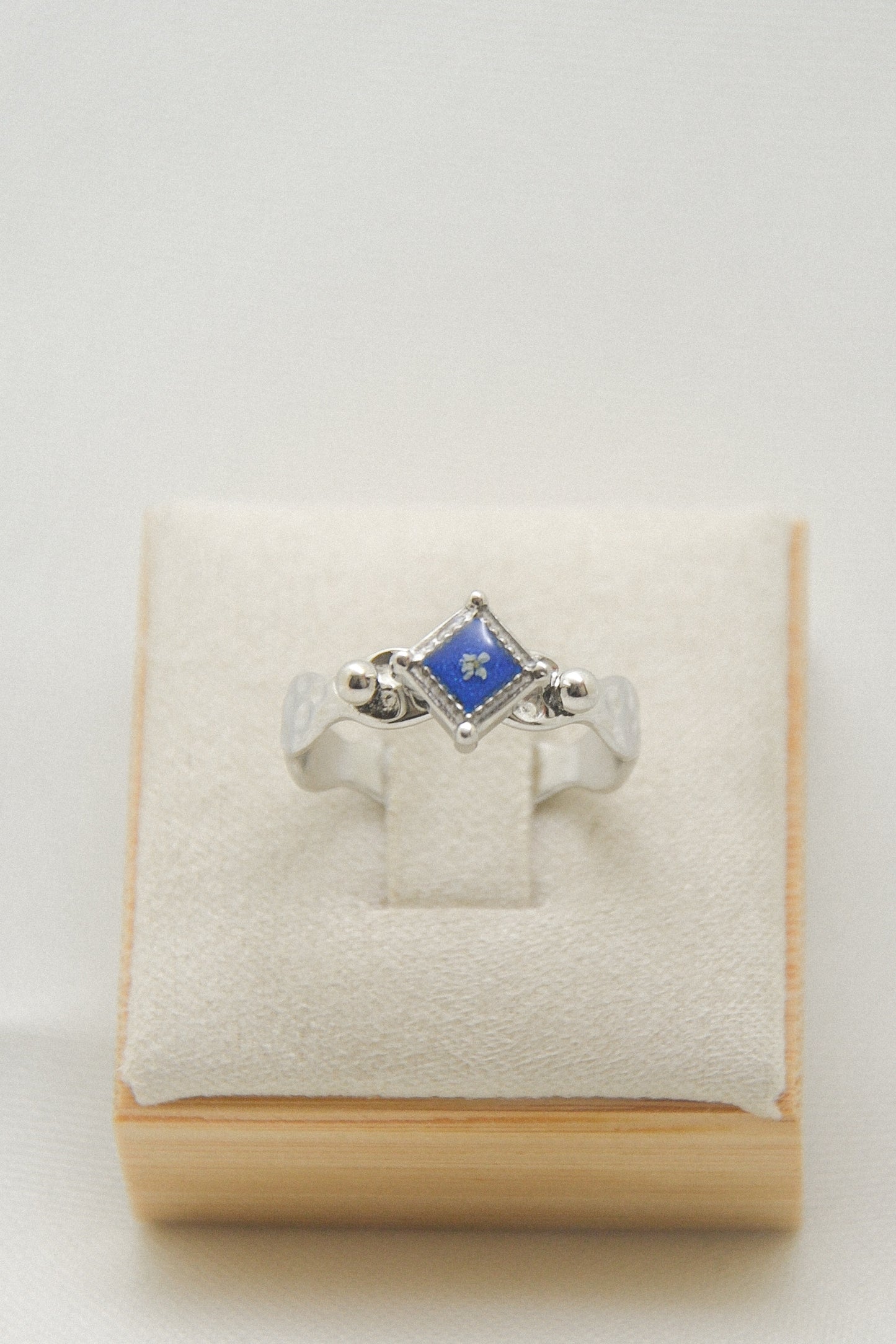 Flower ring