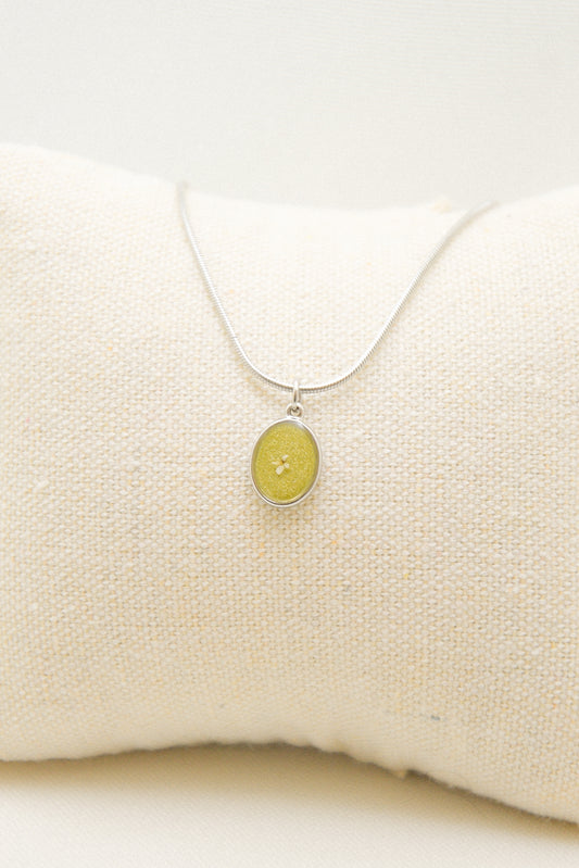 Flower necklace