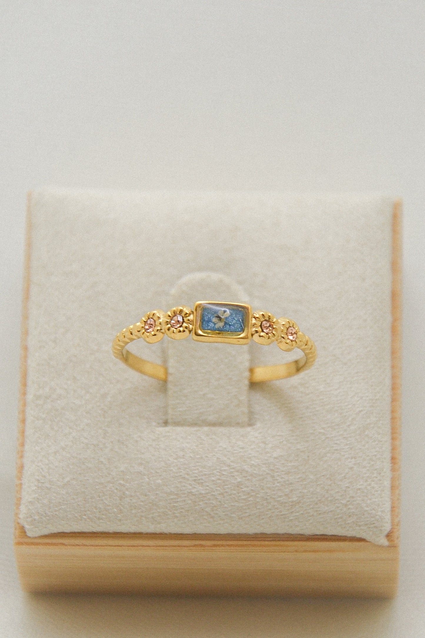 Flower ring
