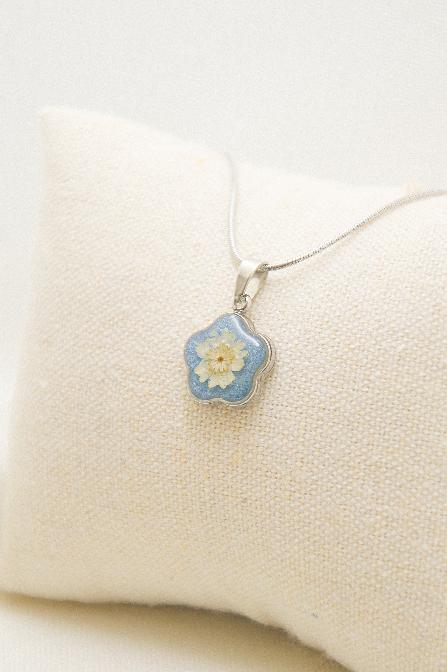 Flower necklace