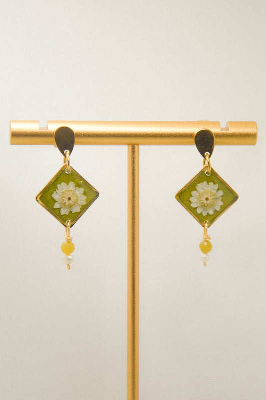 Rice flower & Pearl earrings