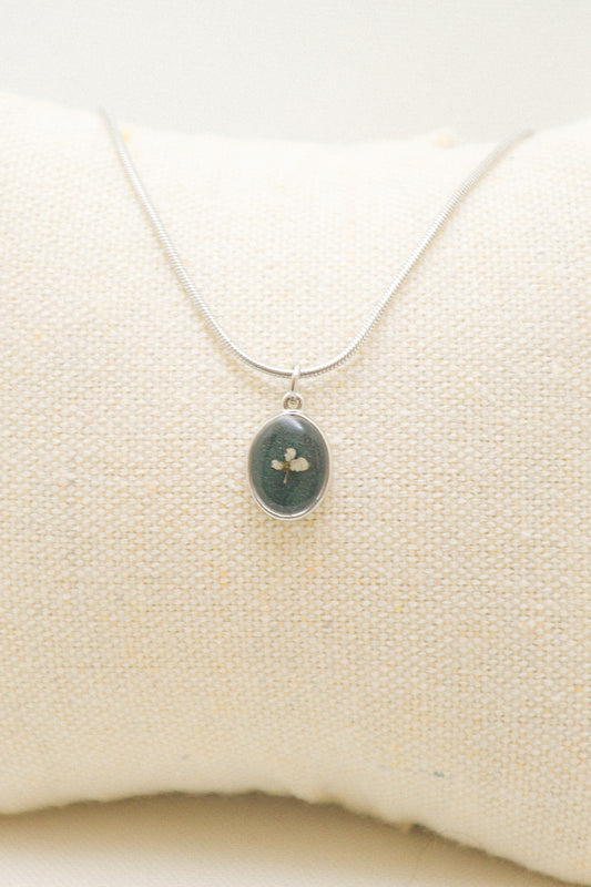 Flower necklace