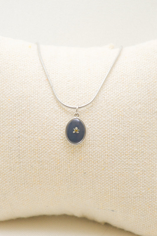 Flower necklace