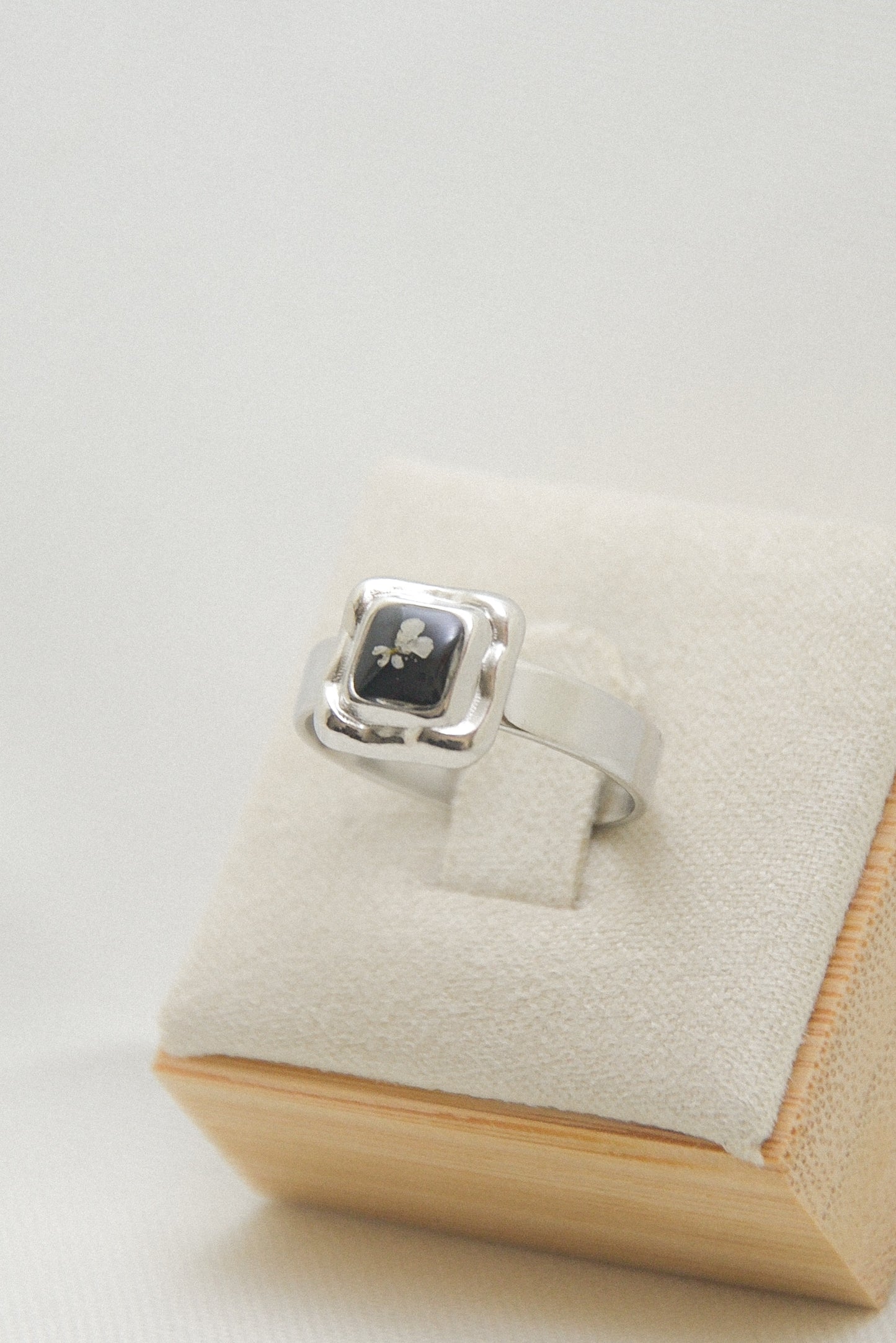 Flower ring