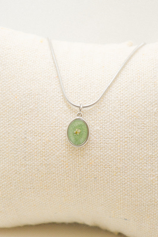 Flower necklace