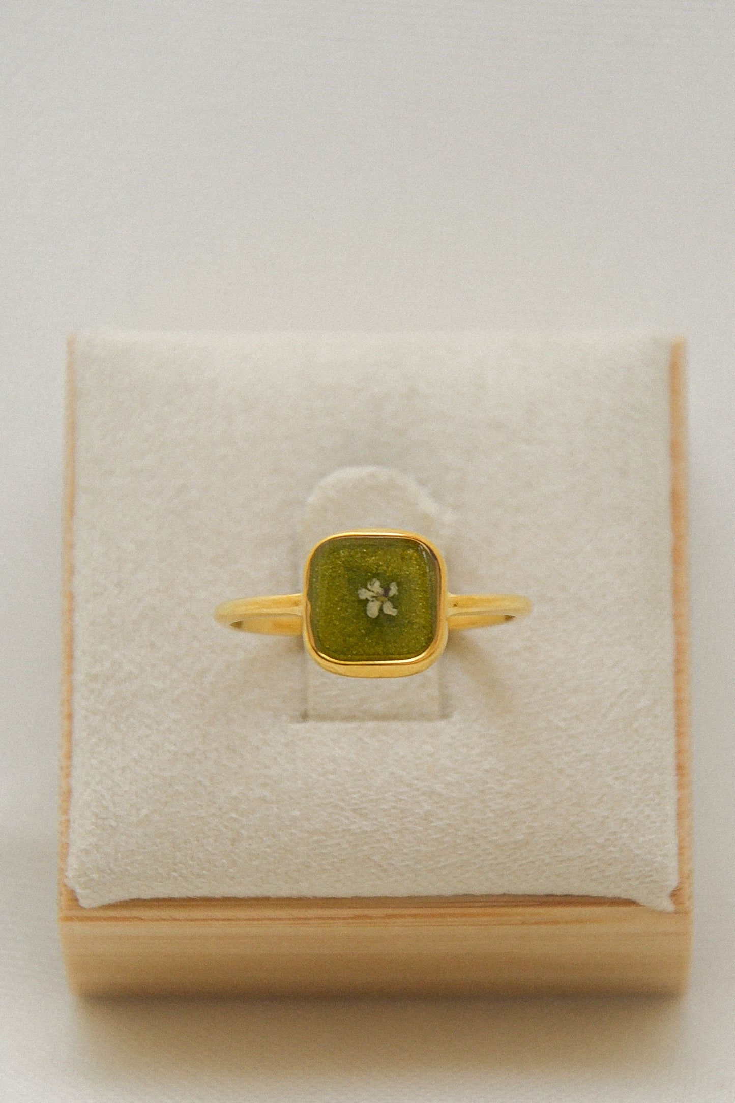 Flower ring