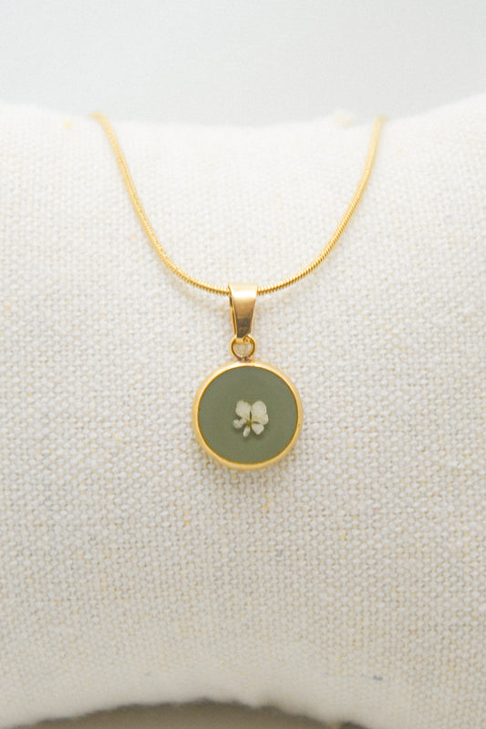 Flower necklace