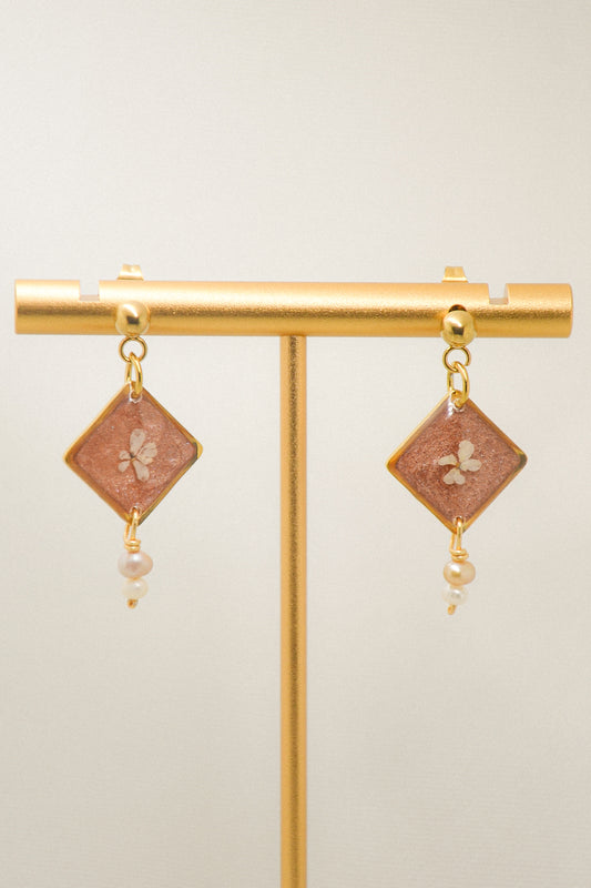 Queen Anne’s Lace & Pearl earrings