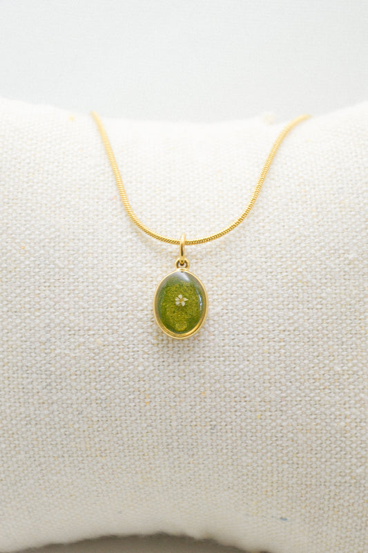 Flower necklace