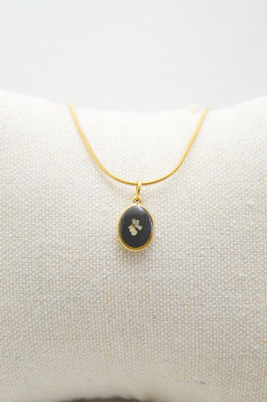Flower necklace